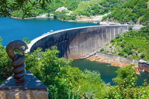 Kariba Dam, a 2000 MW freshwater hydroelectric dam linked to the worlds largest manmade lake.